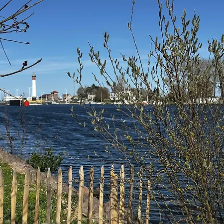 Le Phare Du Canal, Jardin Prive Apartment *